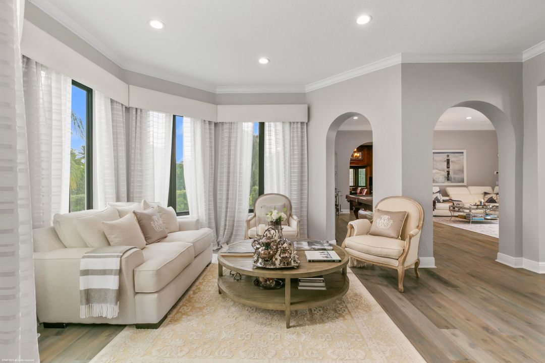 En Venta: $4,867,000 (5 camas, 4 baños, 4619 Pies cuadrados)