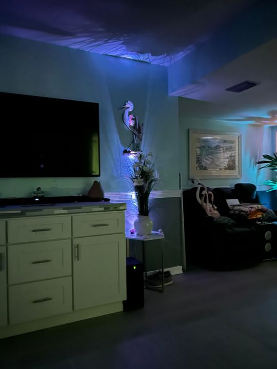 For Sale: $299,900 (2 beds, 2 baths, 803 Square Feet)