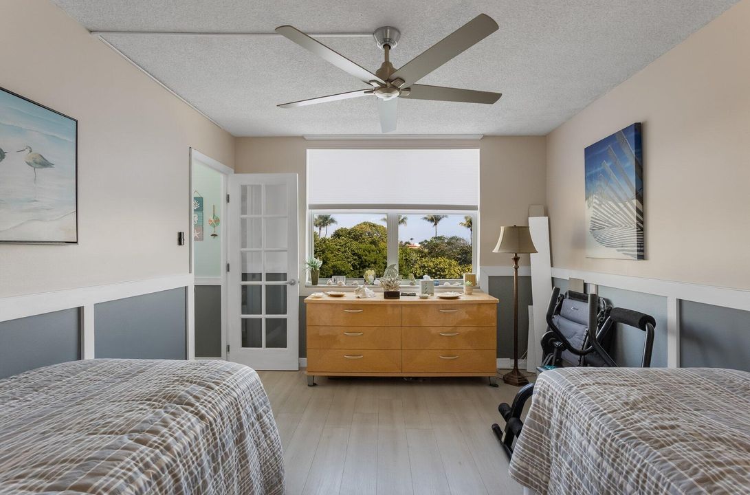 For Sale: $299,900 (2 beds, 2 baths, 803 Square Feet)