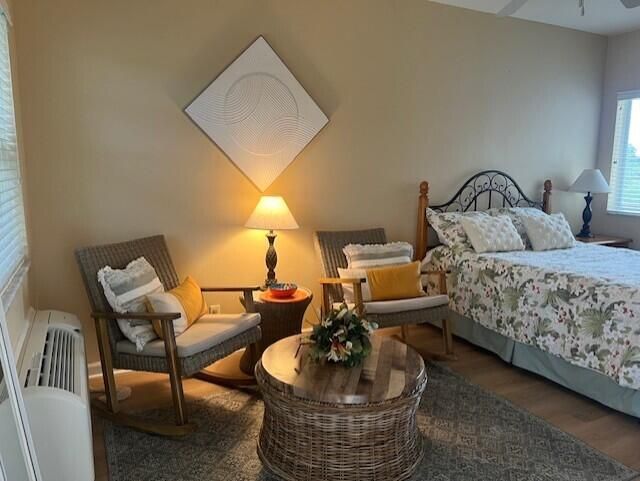 出租: $1,190 (1 贝兹, 1 浴室, 400 平方英尺)