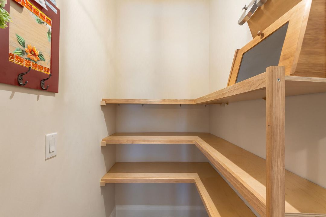 En Venta: $1,250,000 (3 camas, 3 baños, 2015 Pies cuadrados)