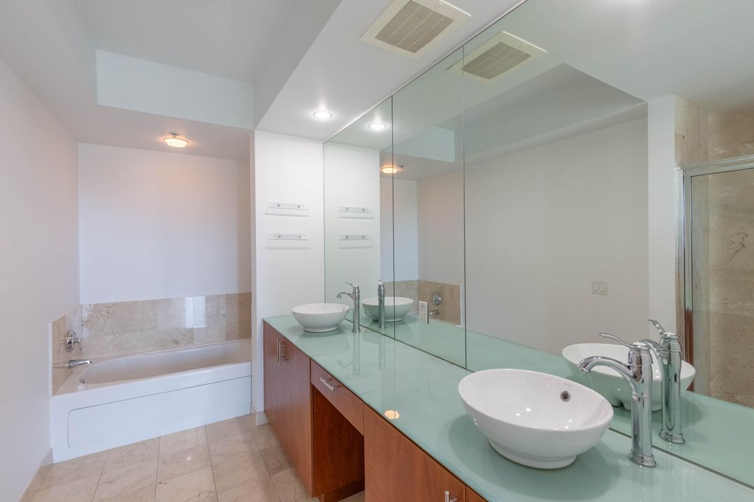 合同活跃: $4,000 (2 贝兹, 2 浴室, 1579 平方英尺)