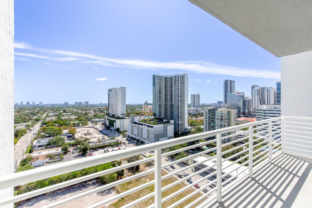 合同活跃: $4,000 (2 贝兹, 2 浴室, 1579 平方英尺)