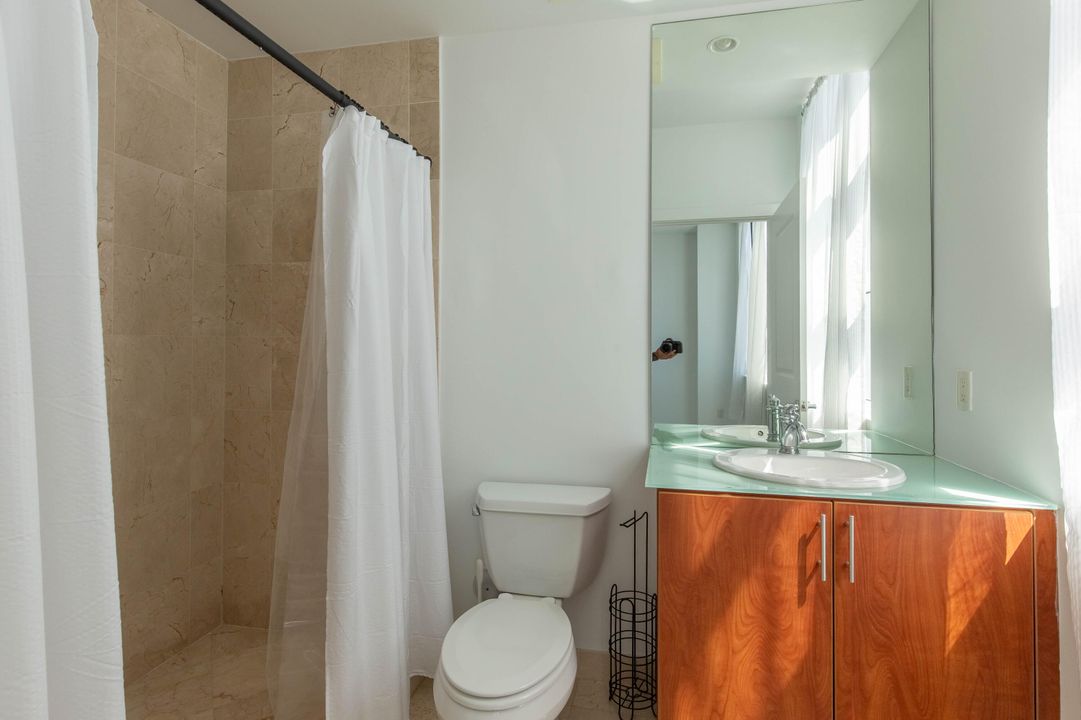 合同活跃: $4,000 (2 贝兹, 2 浴室, 1579 平方英尺)