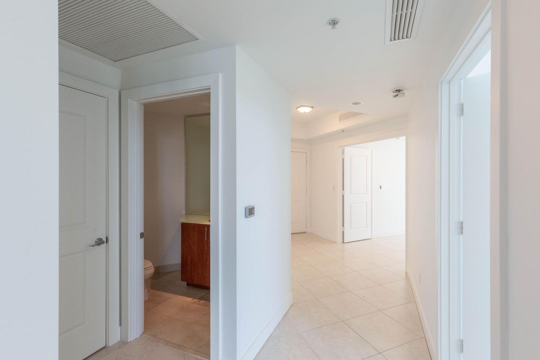 合同活跃: $4,000 (2 贝兹, 2 浴室, 1579 平方英尺)