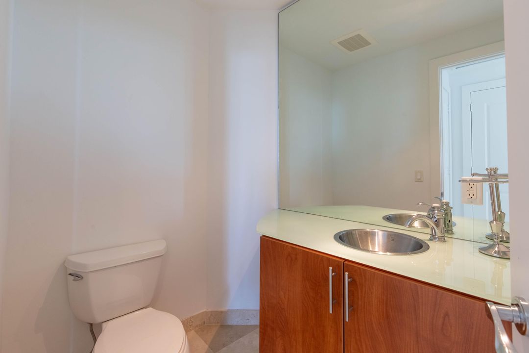 合同活跃: $4,000 (2 贝兹, 2 浴室, 1579 平方英尺)