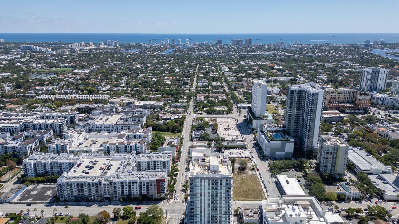 合同活跃: $4,000 (2 贝兹, 2 浴室, 1579 平方英尺)