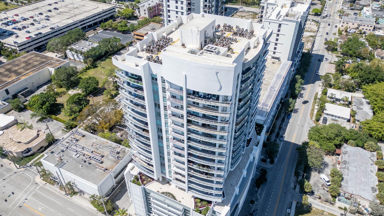 合同活跃: $4,000 (2 贝兹, 2 浴室, 1579 平方英尺)