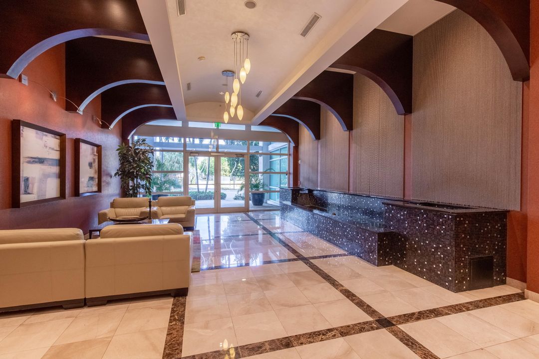 合同活跃: $4,000 (2 贝兹, 2 浴室, 1579 平方英尺)