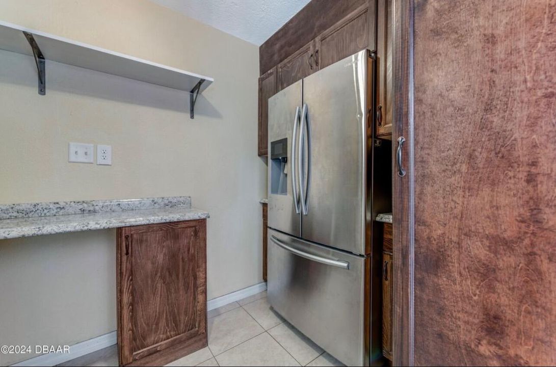 В аренду: $2,300 (3 спален, 2 ванн, 1426 Квадратных фут)