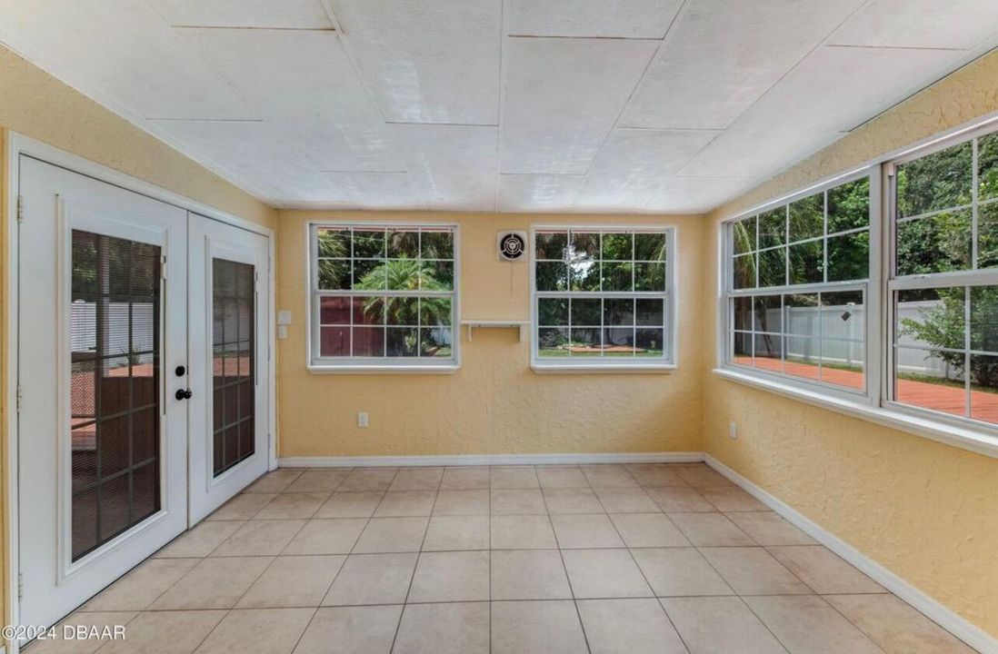 В аренду: $2,300 (3 спален, 2 ванн, 1426 Квадратных фут)