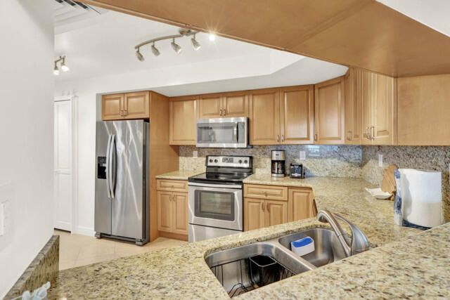 待售: $559,000 (2 贝兹, 2 浴室, 1224 平方英尺)