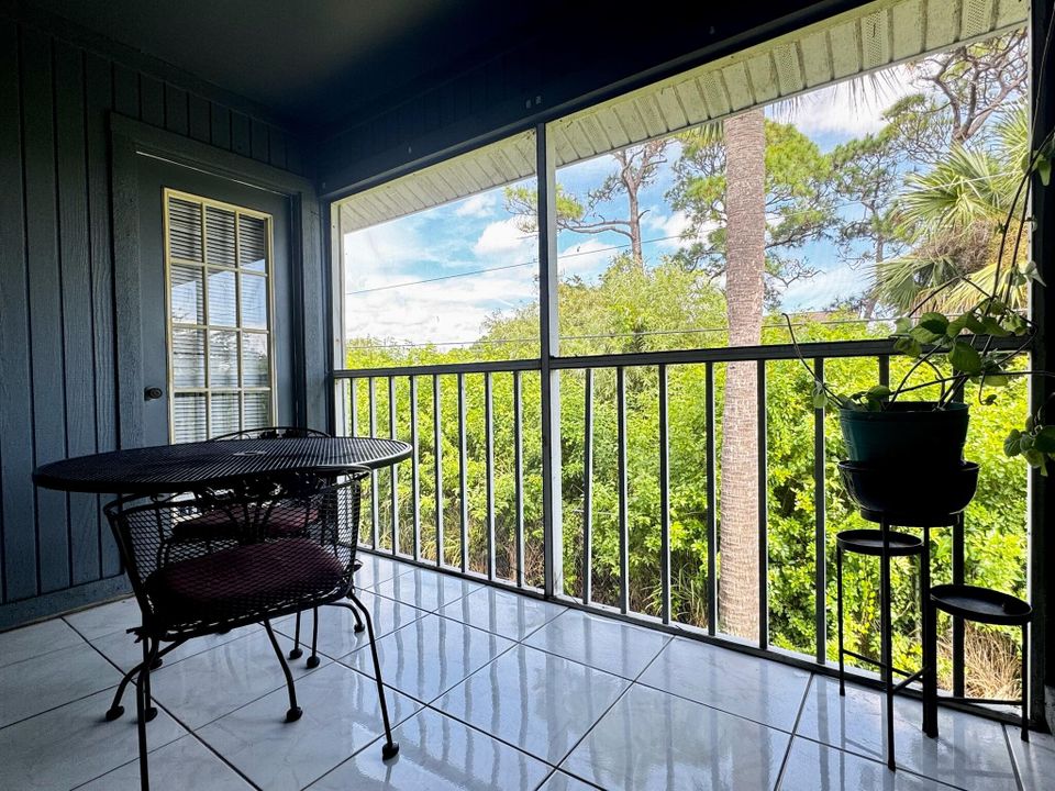 Active With Contract: $173,900 (3 beds, 2 baths, 1116 Square Feet)