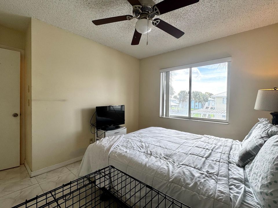 Active With Contract: $173,900 (3 beds, 2 baths, 1116 Square Feet)