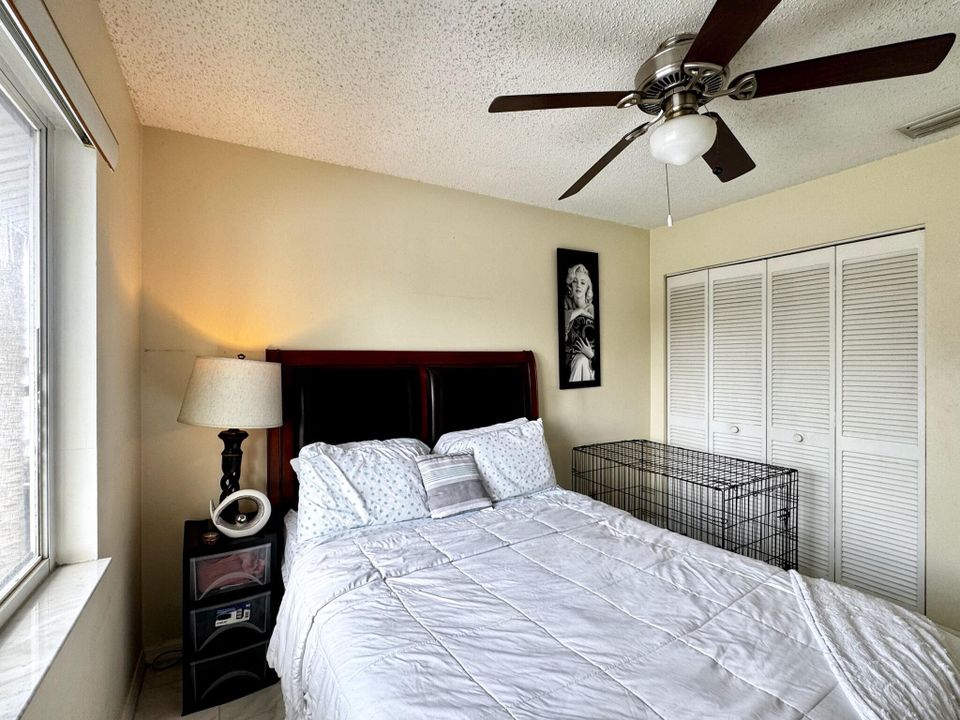 Active With Contract: $173,900 (3 beds, 2 baths, 1116 Square Feet)