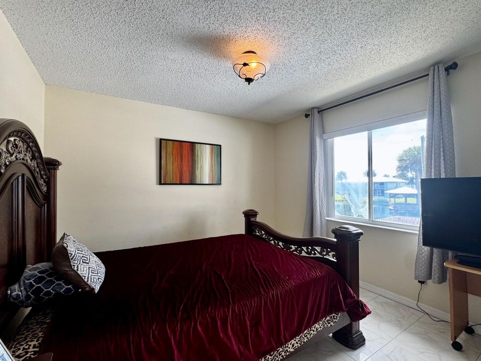 Active With Contract: $173,900 (3 beds, 2 baths, 1116 Square Feet)