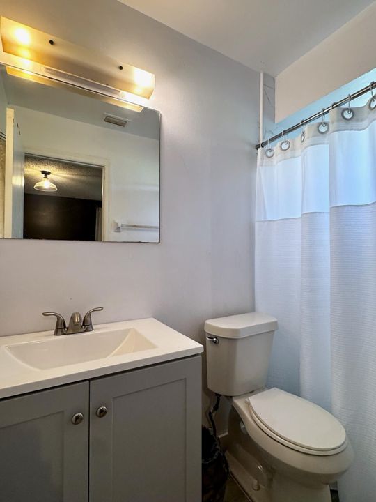 Active With Contract: $173,900 (3 beds, 2 baths, 1116 Square Feet)