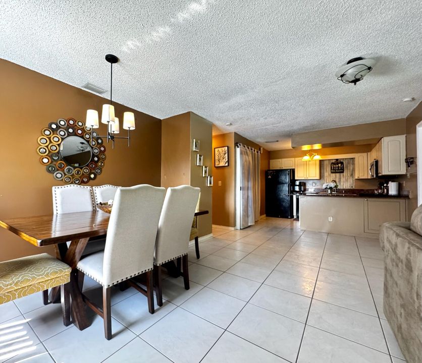 Active With Contract: $173,900 (3 beds, 2 baths, 1116 Square Feet)