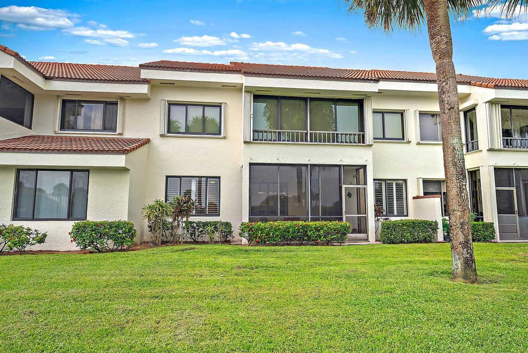 Под контрактом: $5,500 (2 спален, 2 ванн, 1390 Квадратных фут)