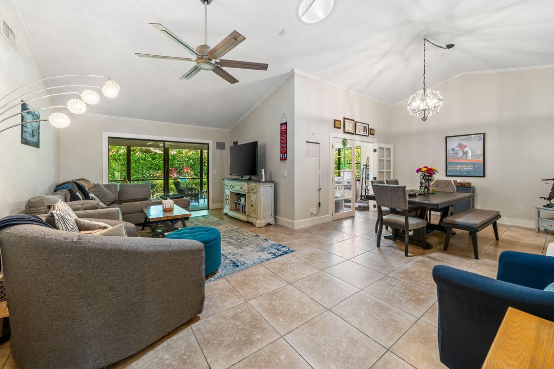 Activo con contrato: $5,500 (2 camas, 2 baños, 1720 Pies cuadrados)