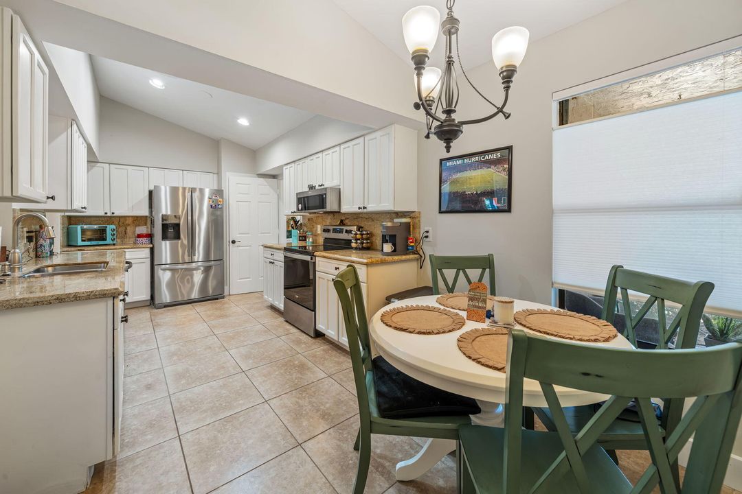 Activo con contrato: $5,500 (2 camas, 2 baños, 1720 Pies cuadrados)