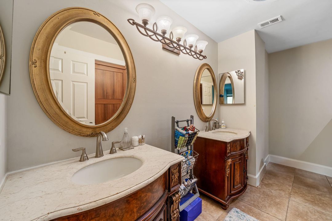 Activo con contrato: $5,500 (2 camas, 2 baños, 1720 Pies cuadrados)