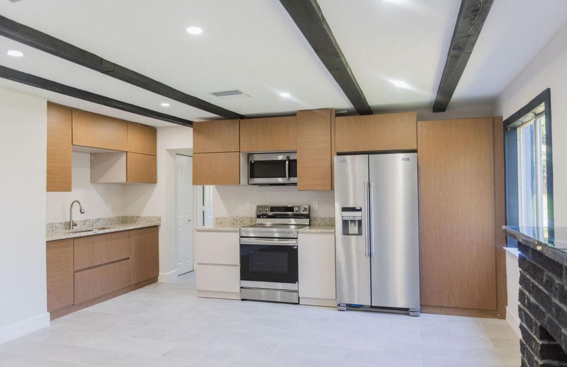 Activo con contrato: $259,000 (3 camas, 2 baños, 1546 Pies cuadrados)