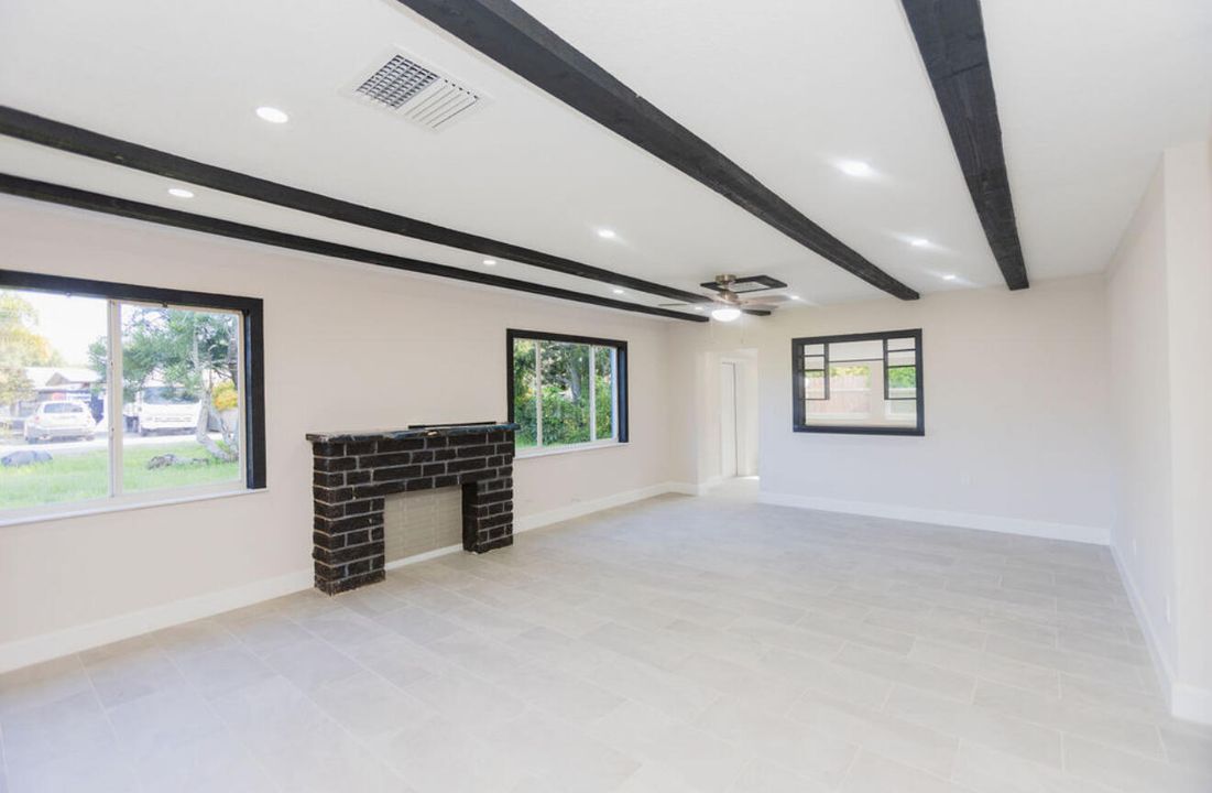 Activo con contrato: $259,000 (3 camas, 2 baños, 1546 Pies cuadrados)