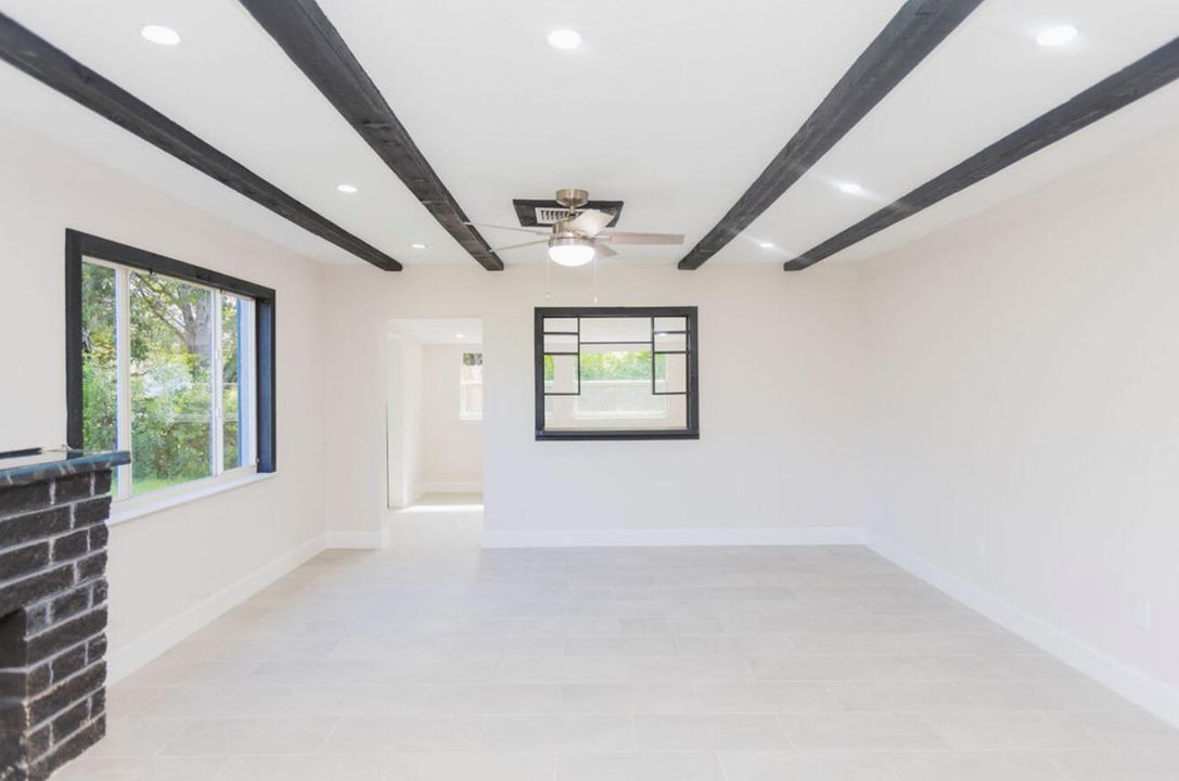 Activo con contrato: $259,000 (3 camas, 2 baños, 1546 Pies cuadrados)