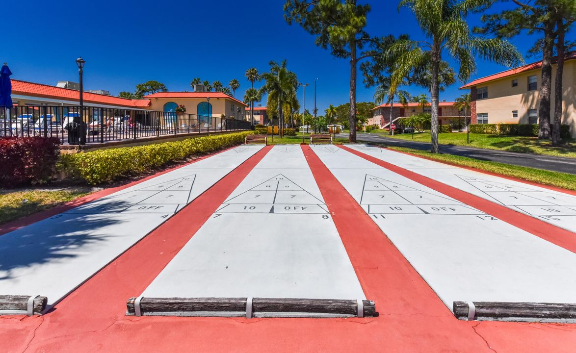 Active With Contract: $59,400 (1 beds, 1 baths, 819 Square Feet)