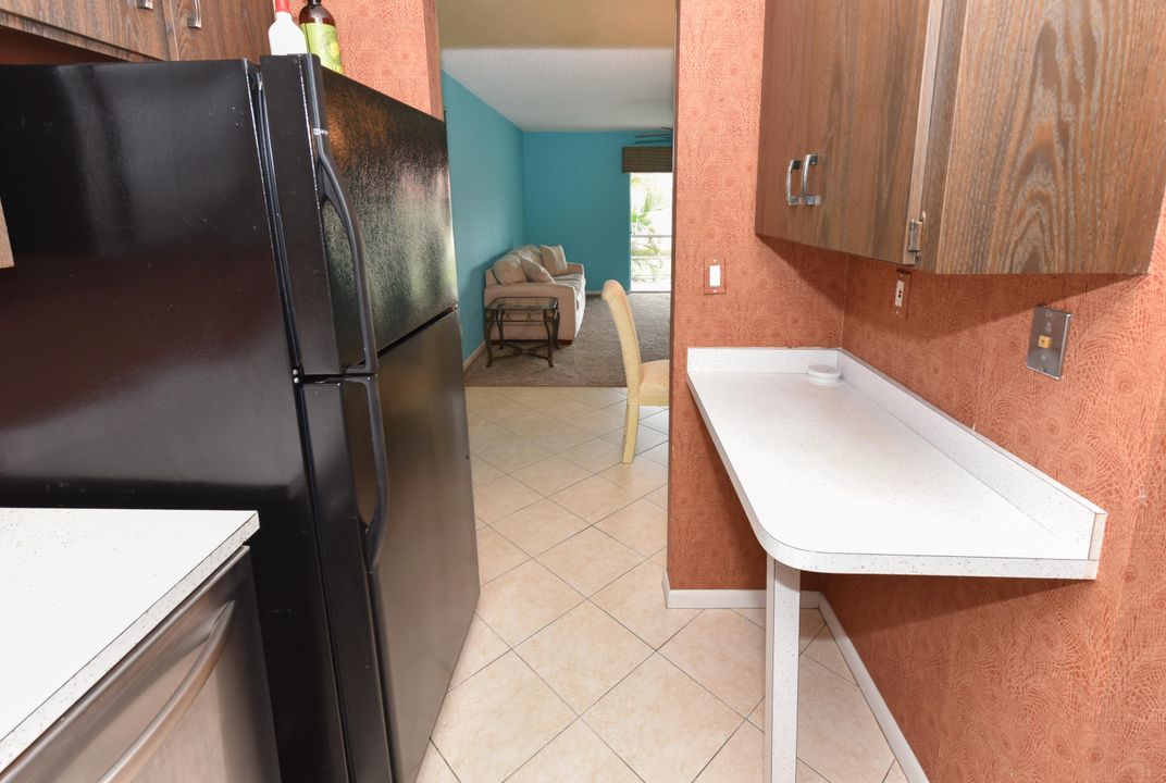 Active With Contract: $59,400 (1 beds, 1 baths, 819 Square Feet)