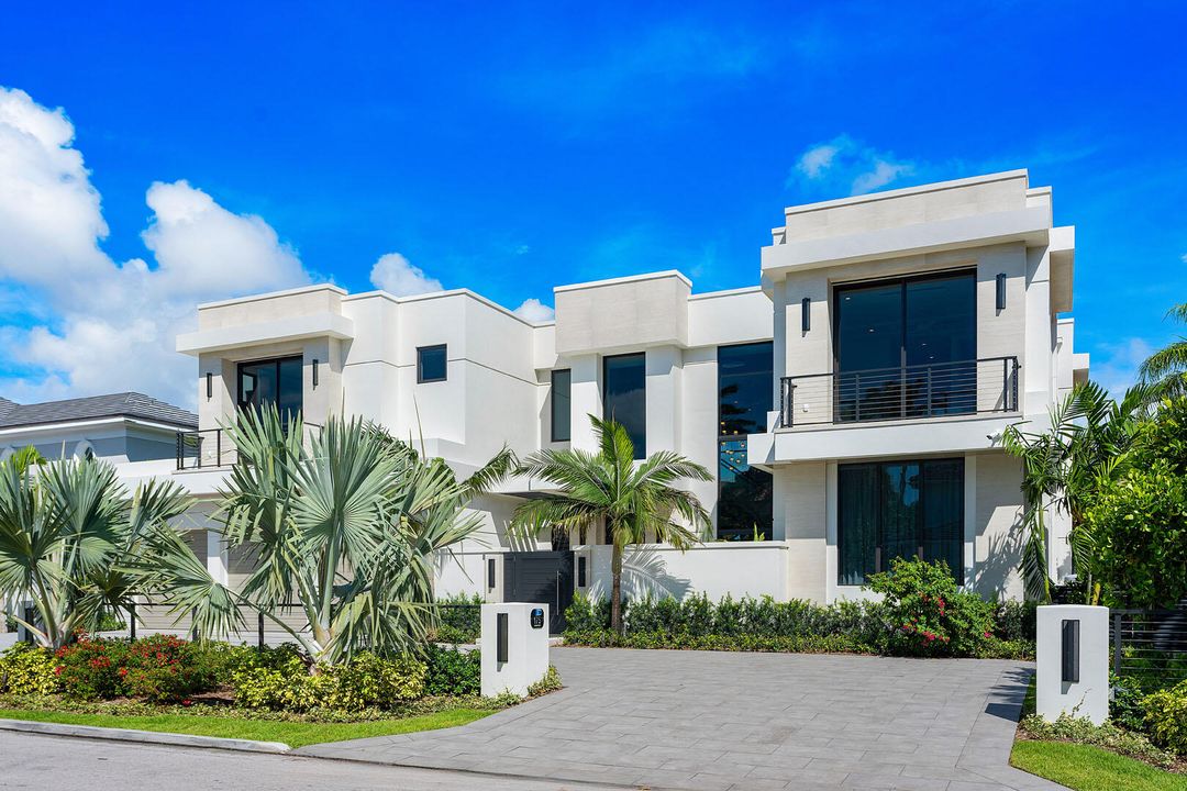 For Sale: $20,000,000 (5 beds, 6 baths, 7536 Square Feet)