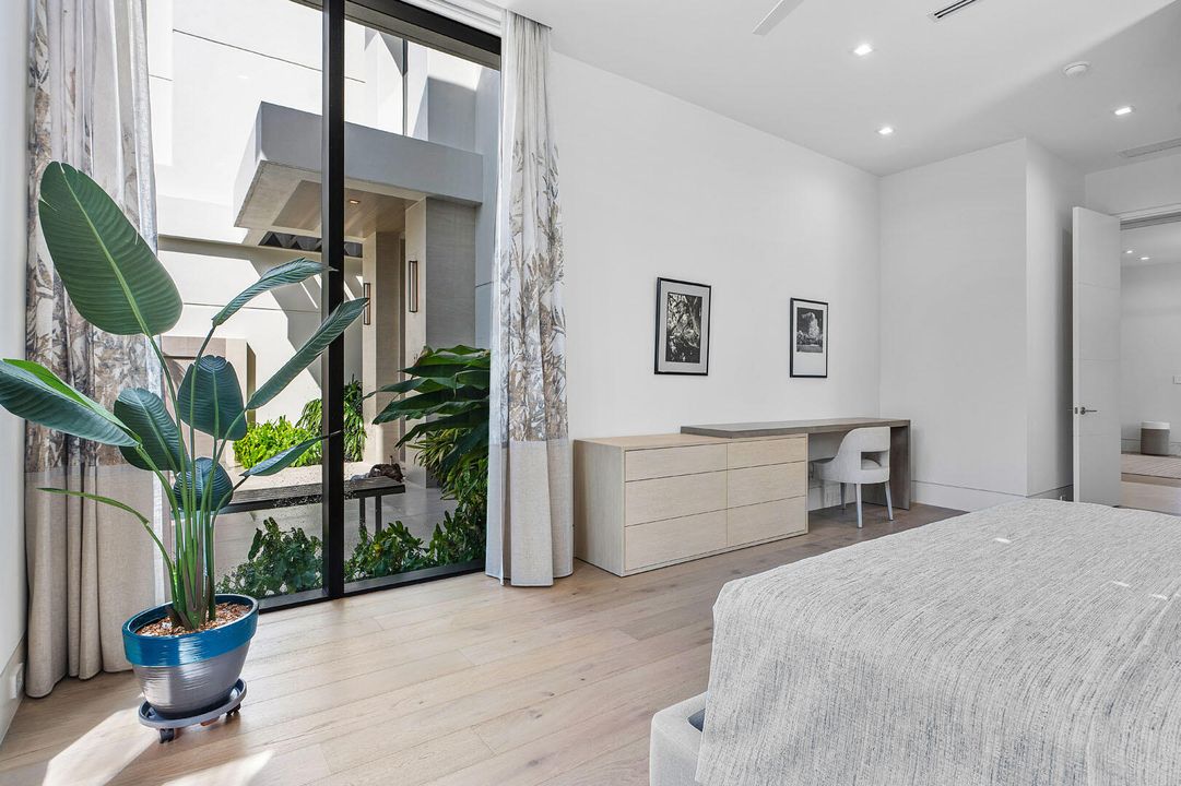 For Sale: $20,000,000 (5 beds, 6 baths, 7536 Square Feet)