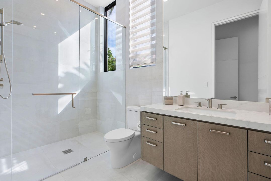 For Sale: $20,000,000 (5 beds, 6 baths, 7536 Square Feet)