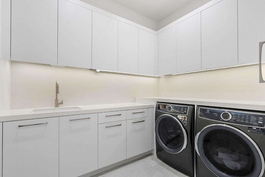 For Sale: $20,000,000 (5 beds, 6 baths, 7536 Square Feet)