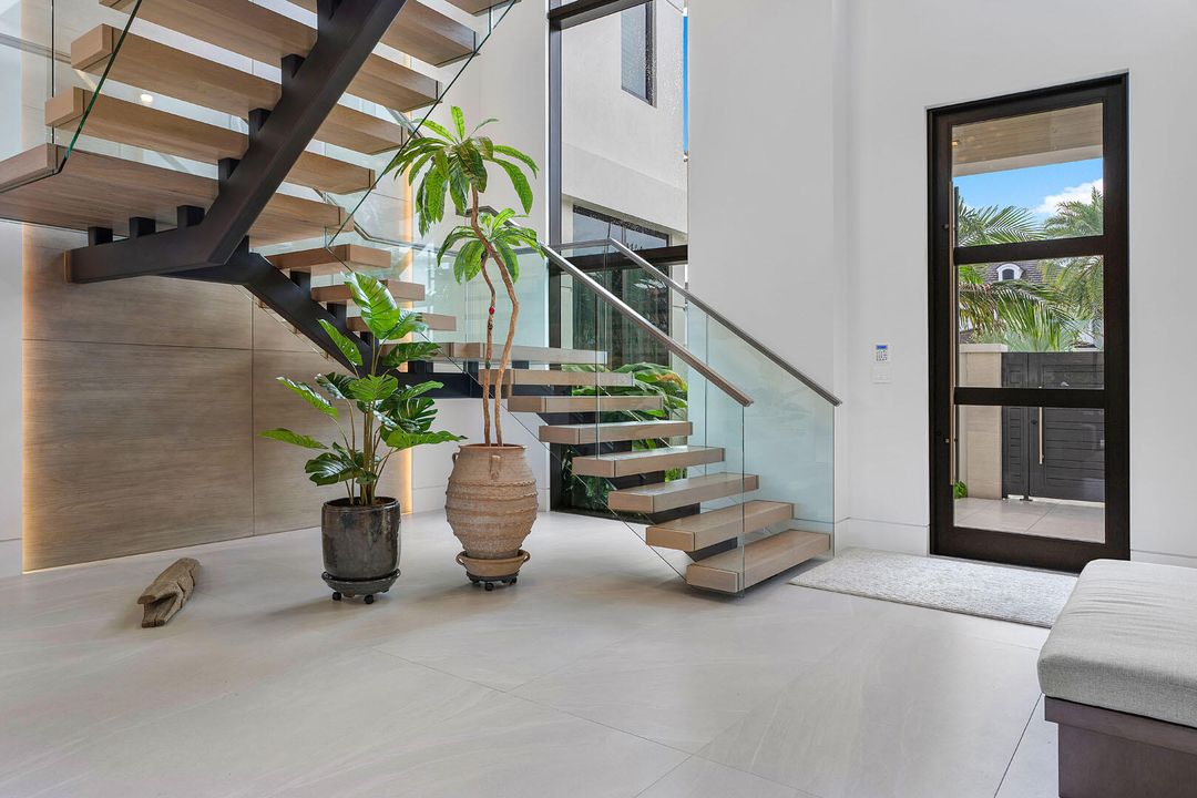 For Sale: $20,000,000 (5 beds, 6 baths, 7536 Square Feet)