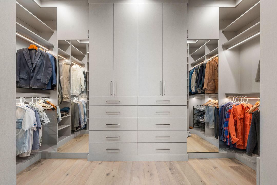 For Sale: $20,000,000 (5 beds, 6 baths, 7536 Square Feet)