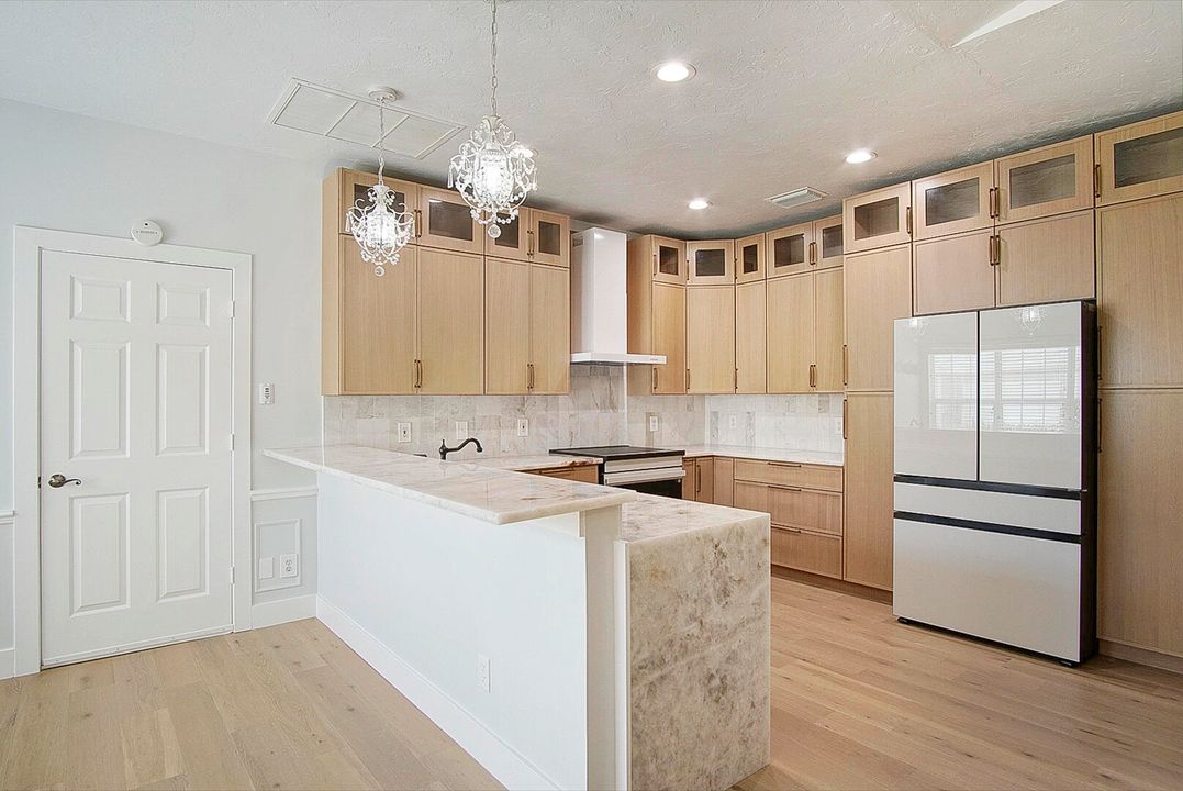 For Sale: $344,999 (3 beds, 2 baths, 1678 Square Feet)