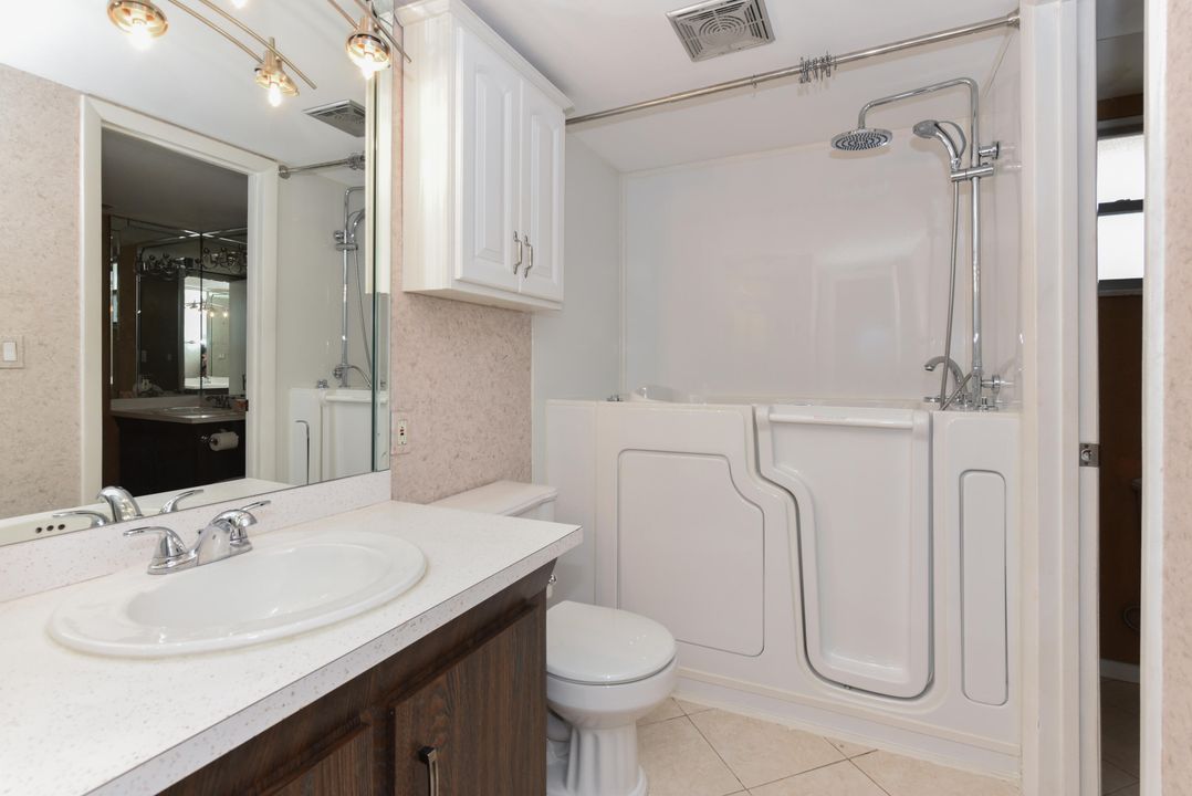 Active With Contract: $59,400 (1 beds, 1 baths, 819 Square Feet)