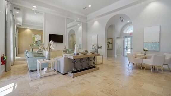 合同活跃: $474,990 (2 贝兹, 2 浴室, 1434 平方英尺)