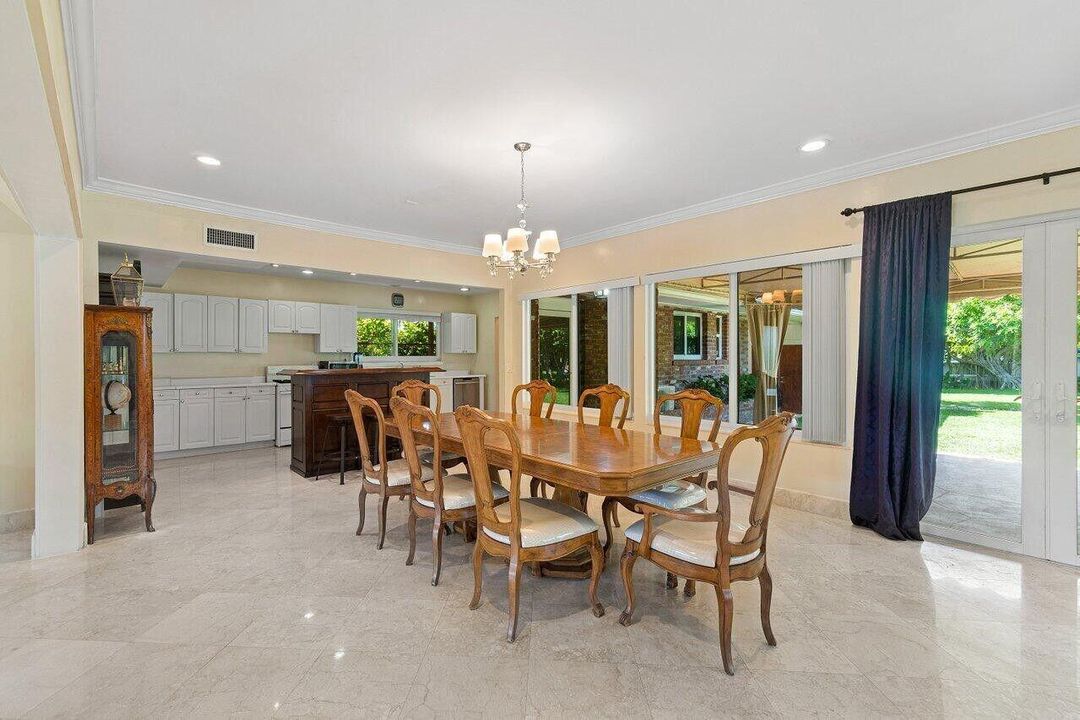 出租: $40,000 (3 贝兹, 3 浴室, 2187 平方英尺)