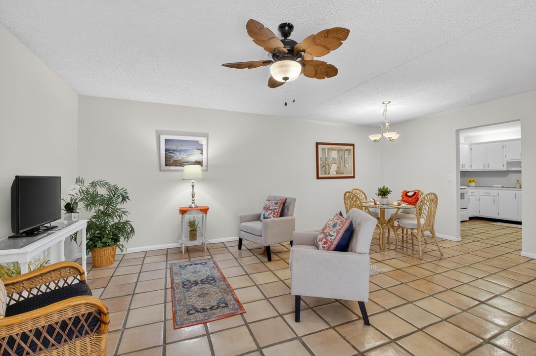 Active With Contract: $235,000 (2 beds, 2 baths, 1188 Square Feet)