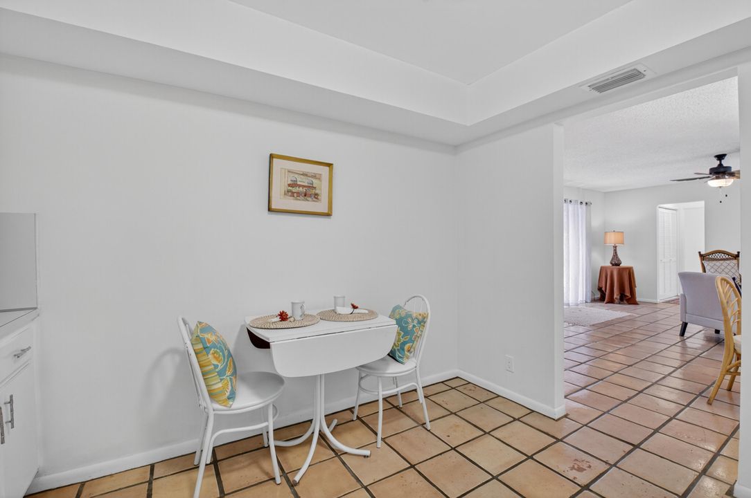 Active With Contract: $235,000 (2 beds, 2 baths, 1188 Square Feet)