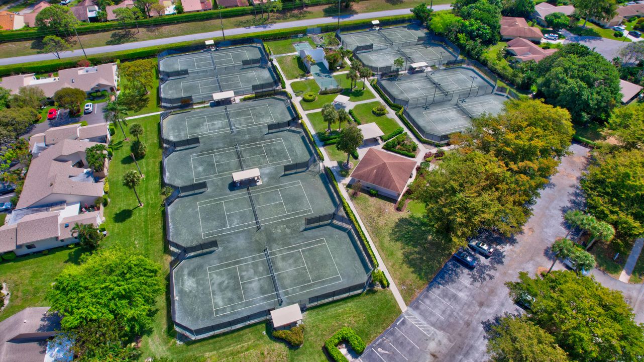 Active With Contract: $235,000 (2 beds, 2 baths, 1188 Square Feet)