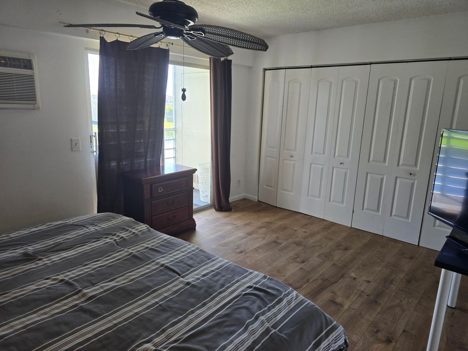 待售: $84,000 (1 贝兹, 1 浴室, 720 平方英尺)