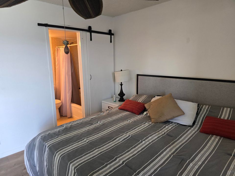 待售: $84,000 (1 贝兹, 1 浴室, 720 平方英尺)