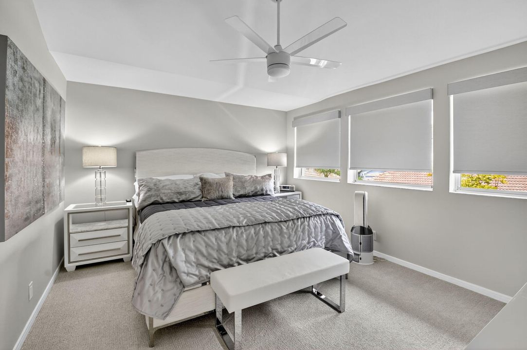 合同活跃: $699,000 (3 贝兹, 2 浴室, 1949 平方英尺)