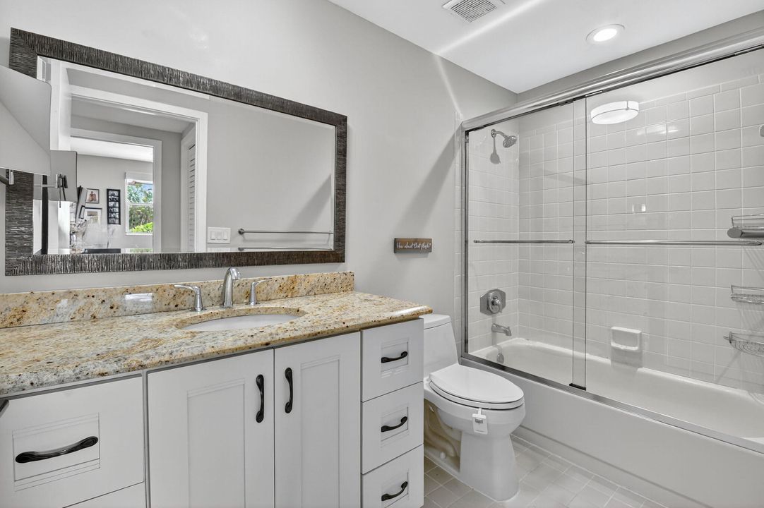 合同活跃: $699,000 (3 贝兹, 2 浴室, 1949 平方英尺)