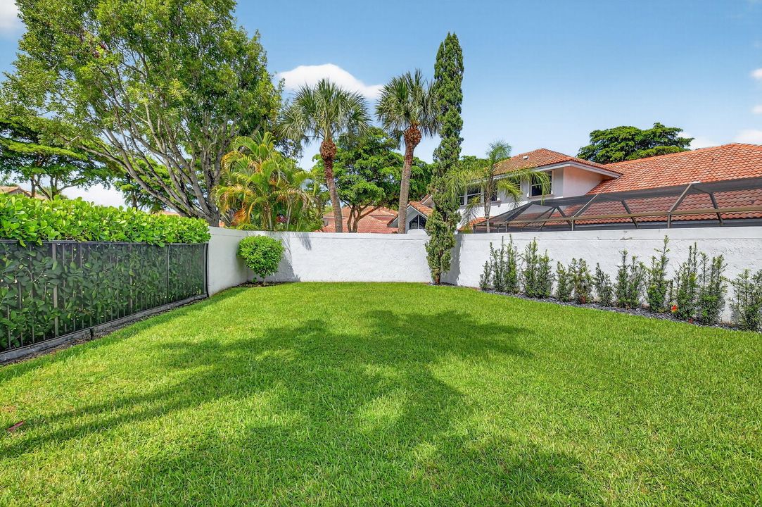 合同活跃: $699,000 (3 贝兹, 2 浴室, 1949 平方英尺)