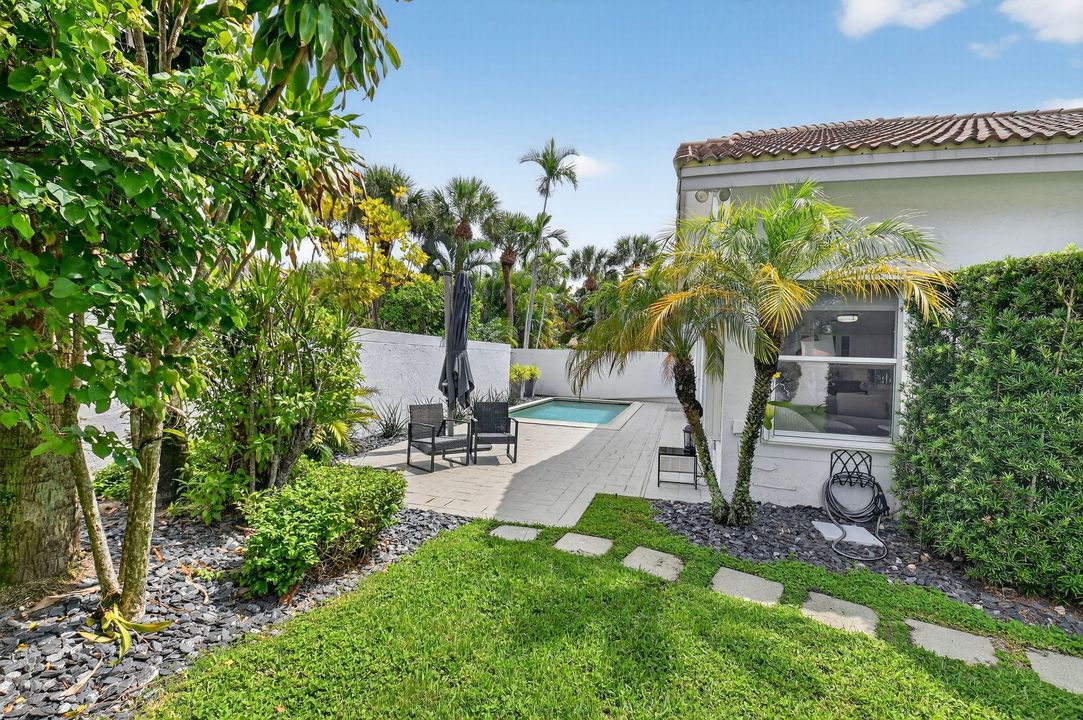 合同活跃: $699,000 (3 贝兹, 2 浴室, 1949 平方英尺)